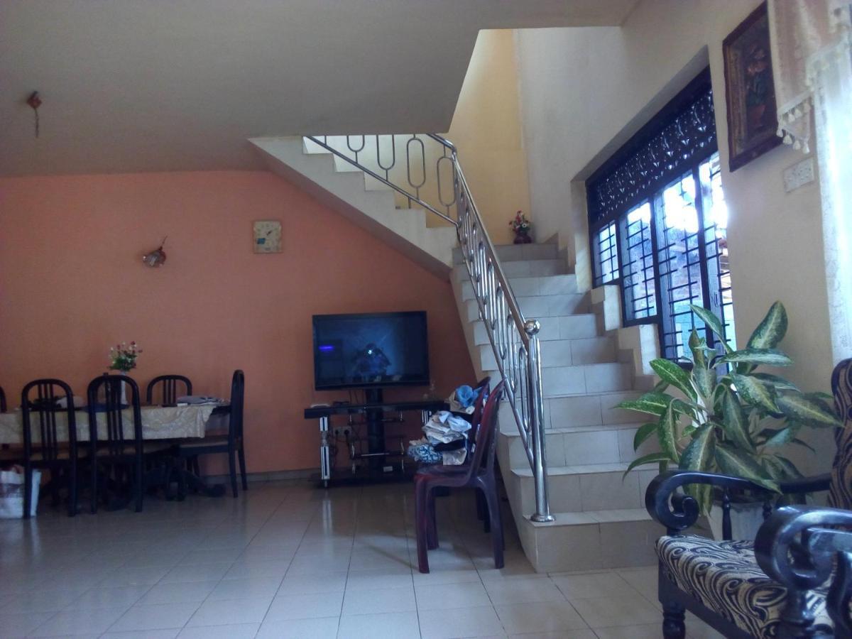 Randi Homestay In נגומבו מראה חיצוני תמונה